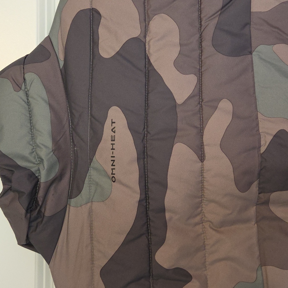 Columbia Omni Heat Men's Puffer vest in a Camouflage - Picture 5 of 5
